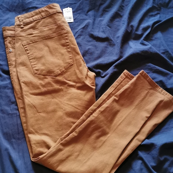 Men's Le Chateau pants - Picture 3 of 4